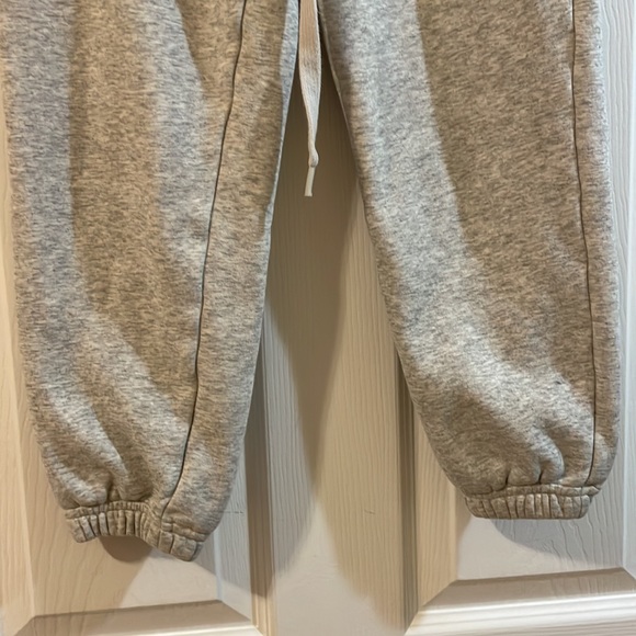 Fabletics Gray Sweatpants - Picture 3 of 6